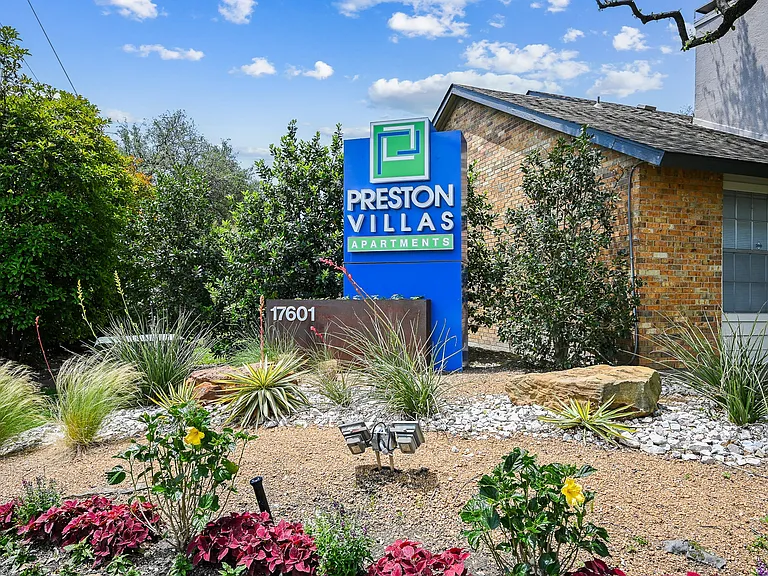 Preston Villas — Photo 1