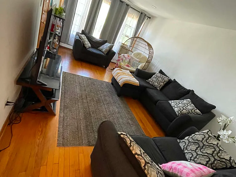 2724 N Mulligan Ave #2 — Photo 4