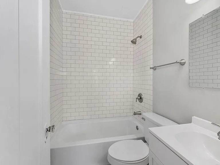 4300 Erie Ave #8 — Photo 10