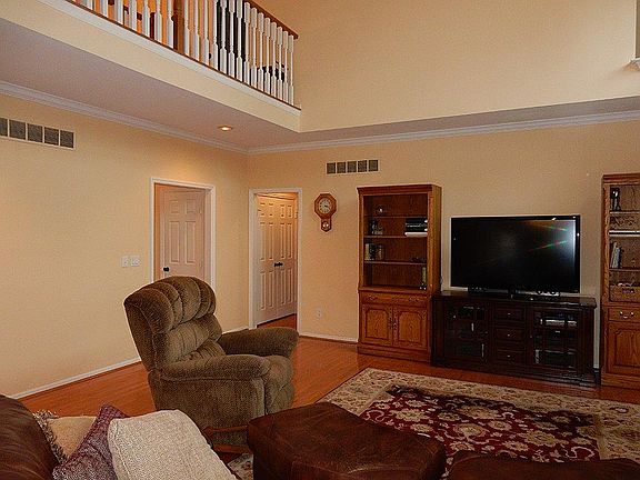 5th image of 7316 Windsor Park Dr