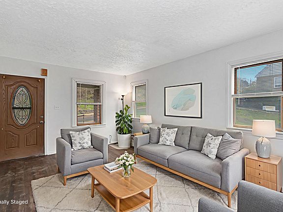 2nd image of 2122 Joyce Ave