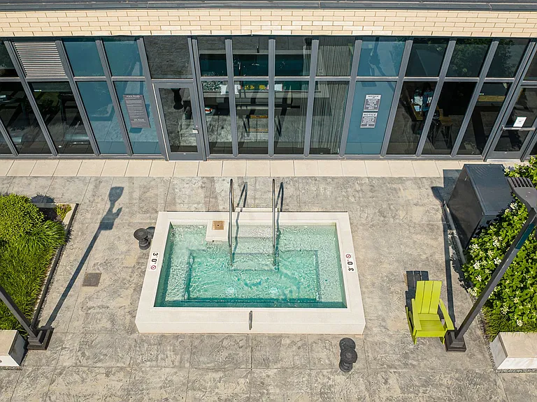 River North Luxury, On Display — Photo 19