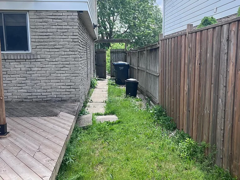 83 Grassington Cres #BASEMENT — Photo 23