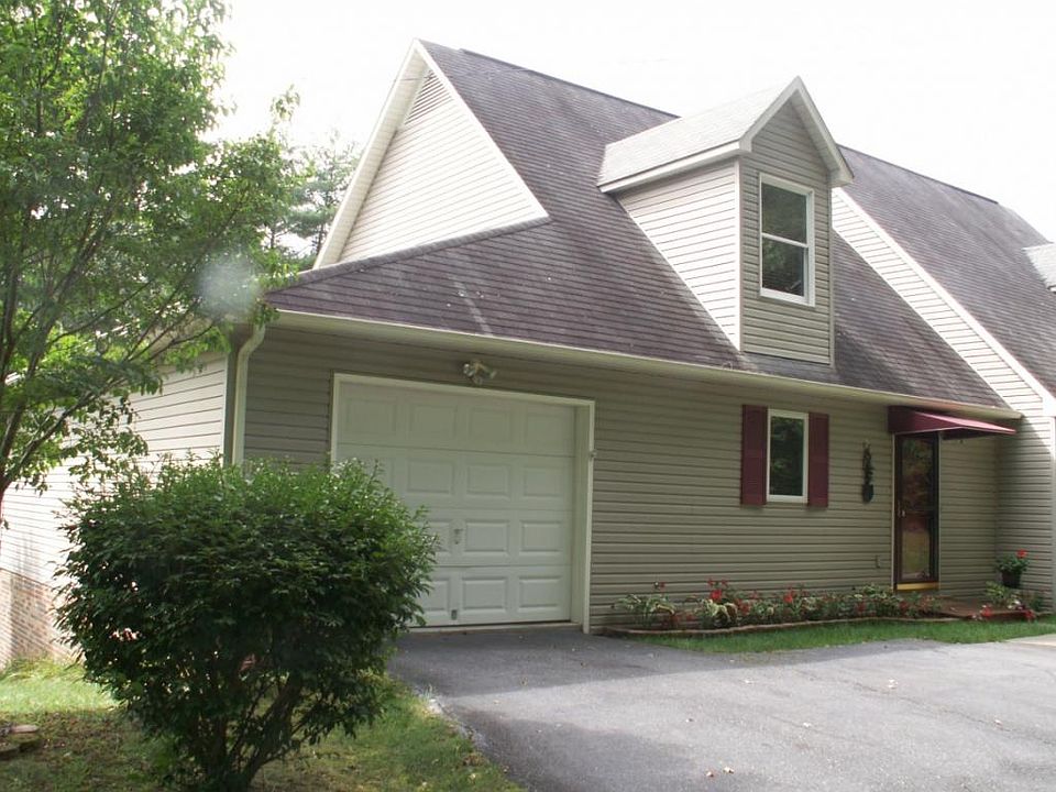 1st image of Tanglewood Dr