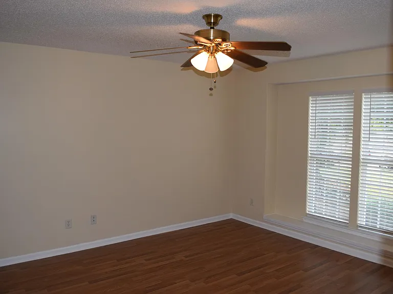 4100 Suttle Pl — Photo 11