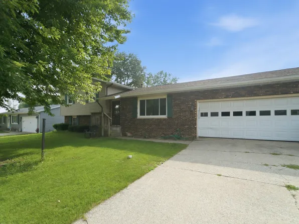 609 Black Oak Dr, Michigan City, IN 46360