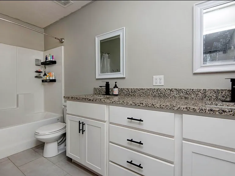 458 Ethan Ave — Photo 7