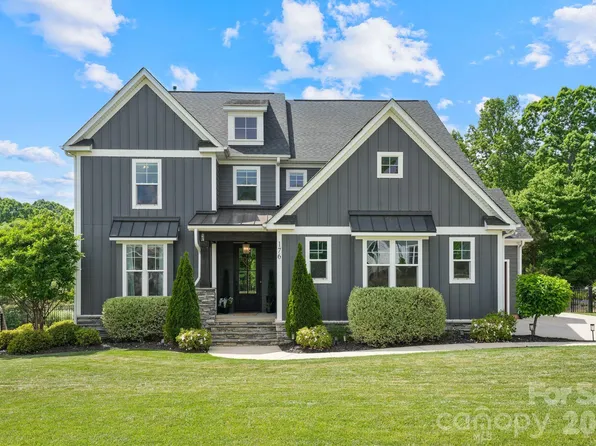 176 Hidden Meadows Dr, Mooresville, NC 28117