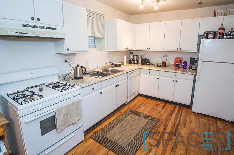 1st image of 1844 N Lincoln Ave #Three_a