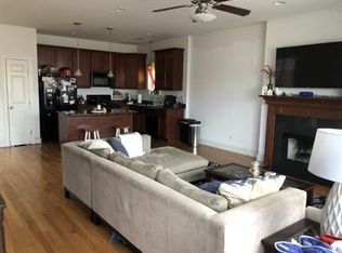 915 W Dakin St #3, Chicago, IL 60613
