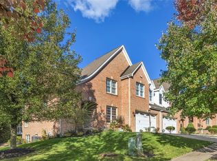 101 Redmond Ct, Cranberry Township, PA 16066