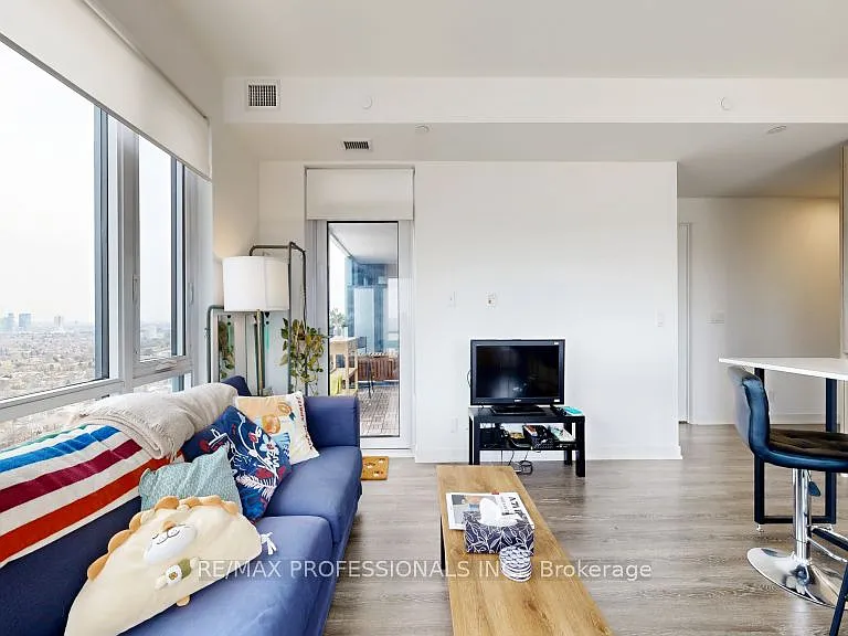 7950 Bathurst St #B2304 — Photo 13