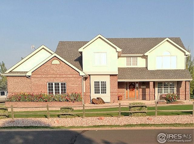 Great 2-Story Home