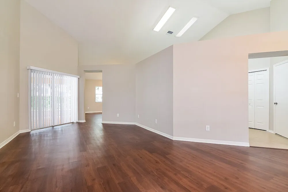 3 bed, 2.0 bath, 1751 sqft, $2,635 — Photo 2