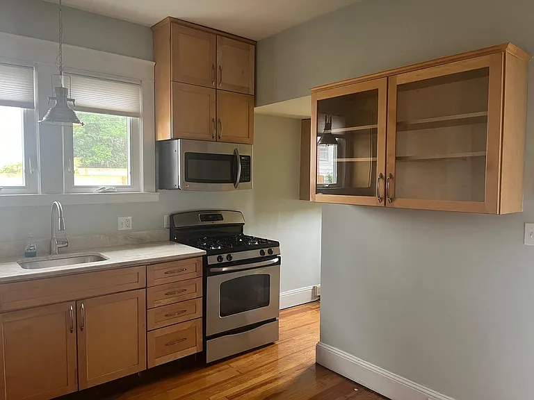 903 Monument Ave — Photo 7
