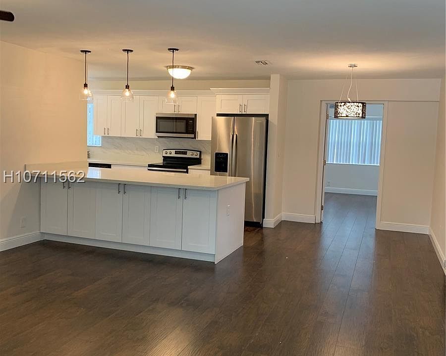 1st image of 5103 SW 92nd Ave