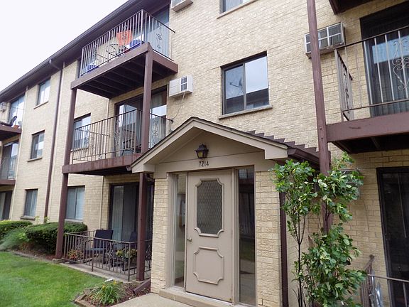 2nd image of 7214 W Wrightwood Ave APT 2S