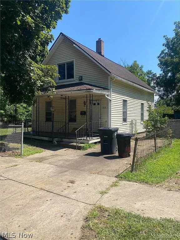 5636 Drake Ave photo 1