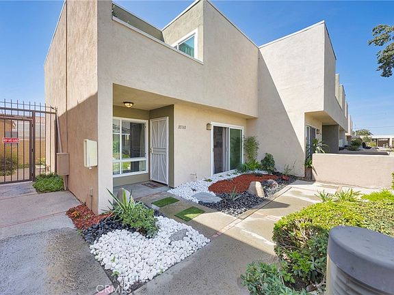 3rd image of 10760 Knott Ave