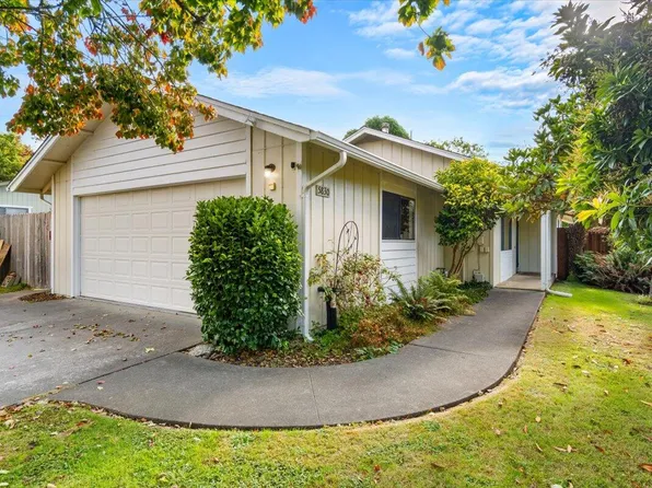 5830 Torgerson Ln, Eureka, CA 95503