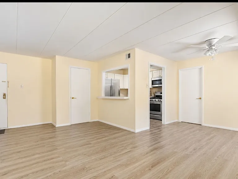 125I Clubhouse Dr SW #1 — Photo 3