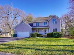 9 Strawberry Knoll Dr, Sutton, MA 01590