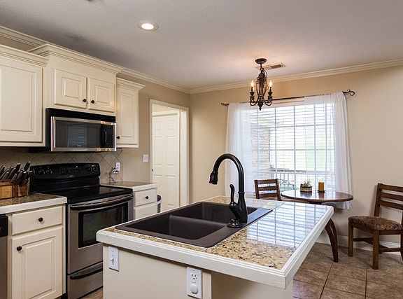 2nd image of 125 Breckenridge Dr