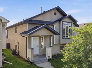 277 W Deschner Close, Red Deer, AB T4R 3C2