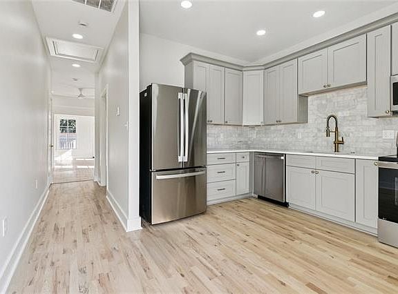 2nd image of 833 Delachaise St #202