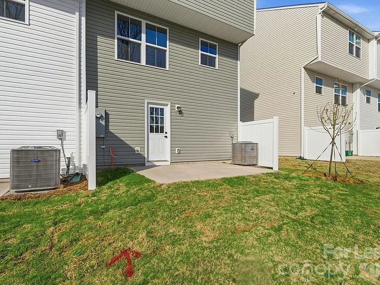 7024 Capstan Ter — Photo 34