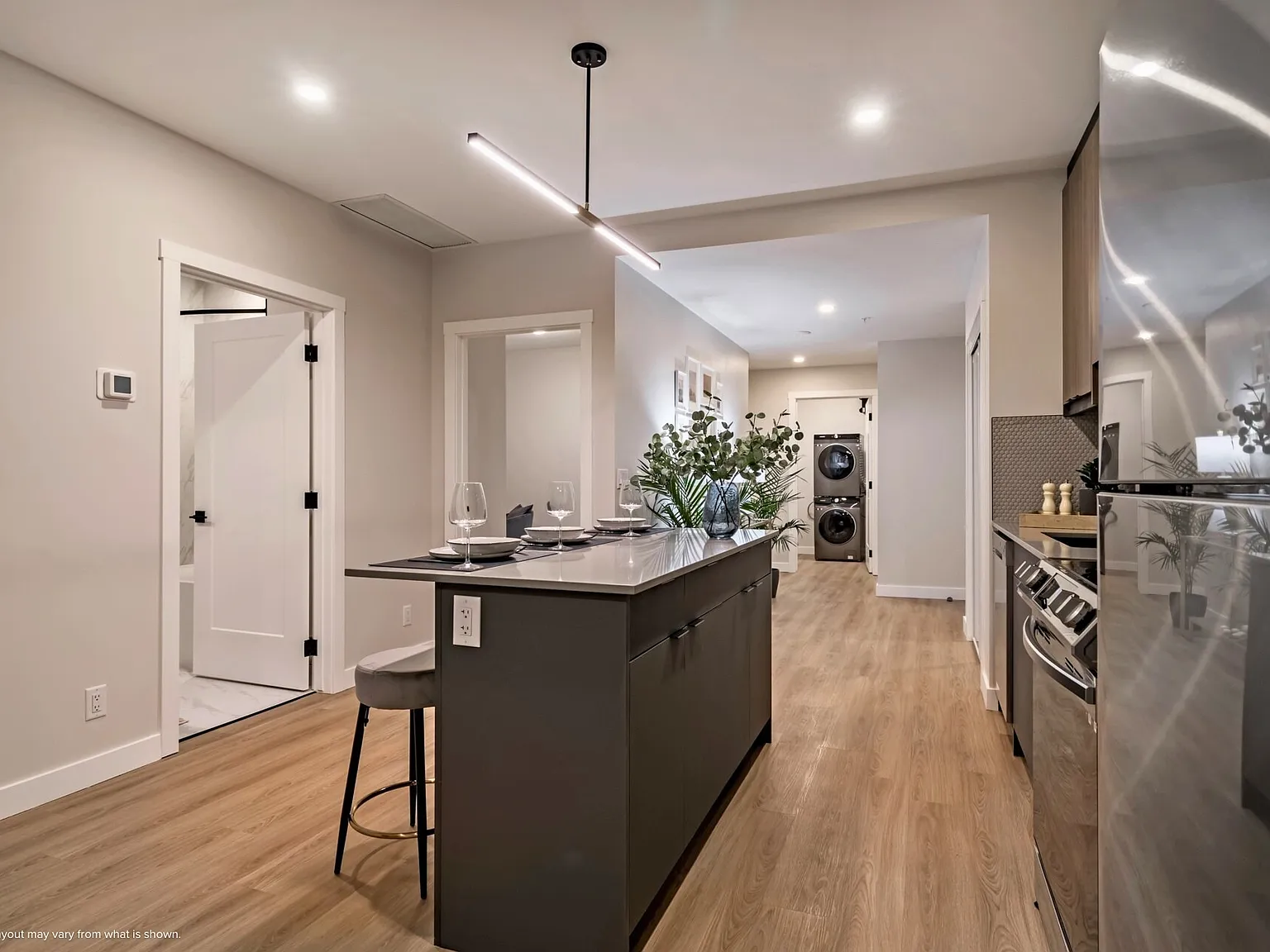 909 5 Avenue Southwest Calgary — Photo 2