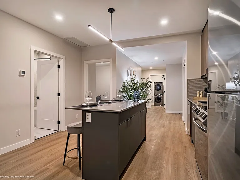 909 5th Ave SW #813 — Photo 2