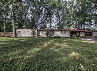 1945 W Ruritan Rd, Roanoke, VA 24012