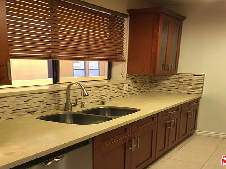 828 N Hudson Ave #207 — Photo 6