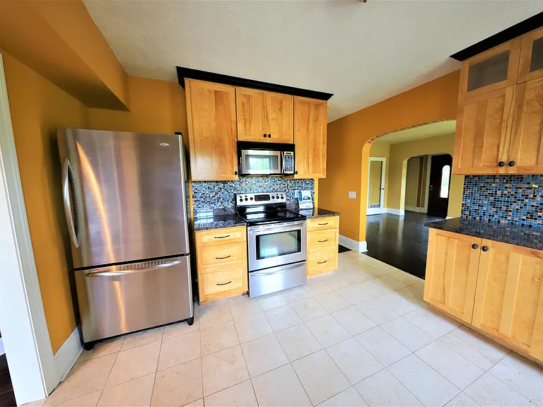 6891 Rings Rd — Photo 5