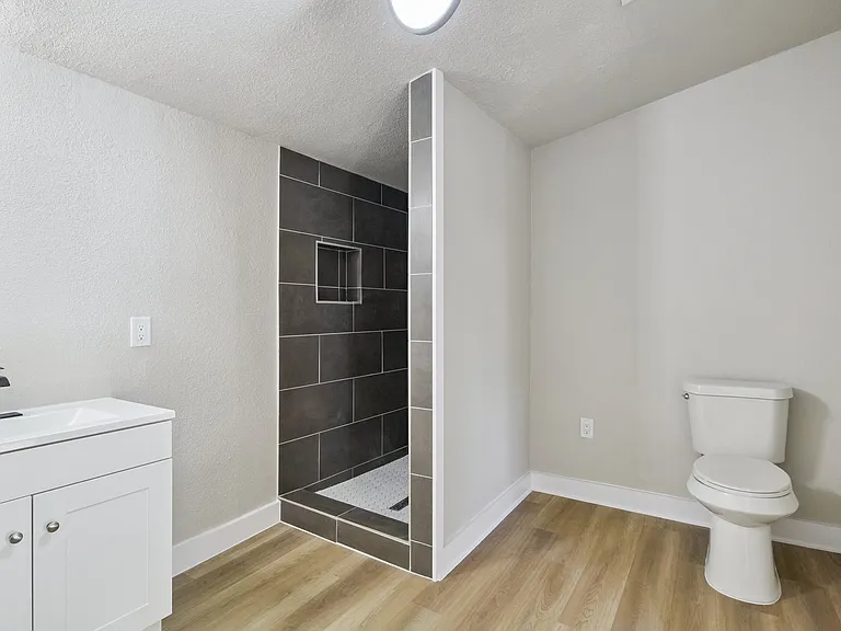 2332 E Houston St — Photo 7