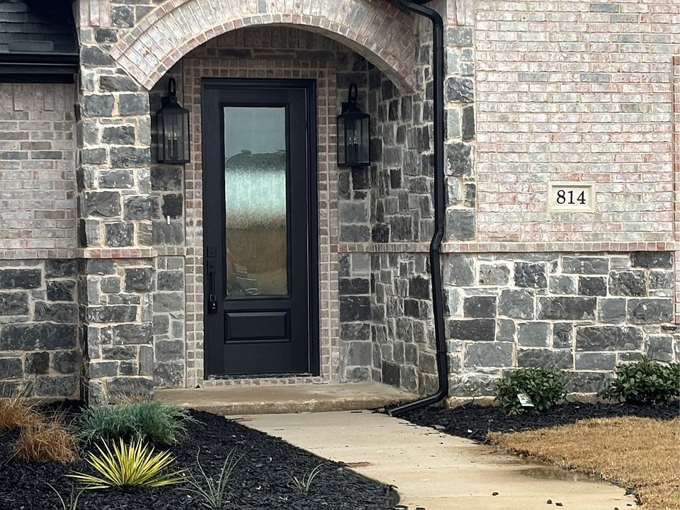 1st image of 814 Mary Lee Ln
