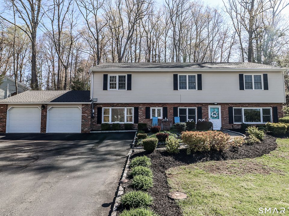 1st image of 5 Bayberry Drive
