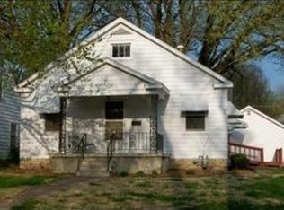 1530 SW Randolph Ave, Topeka, KS 66604