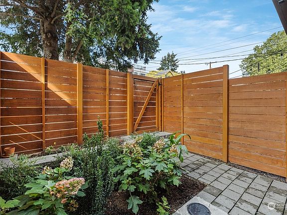 4th image of 2025 B NW 62nd Street