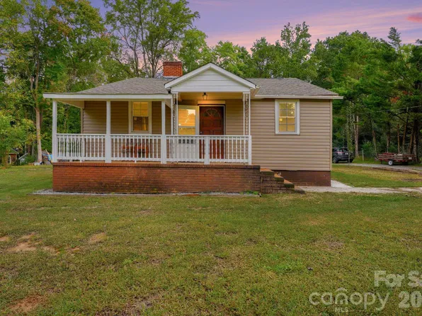 144 Ginger Ln, Mooresville, NC 28115