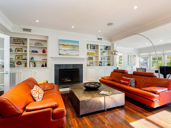 3rd image of 975 Riomar Dr