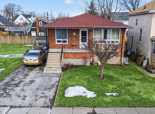 16 Cross St, Pt Colborne, ON L3K 1K9