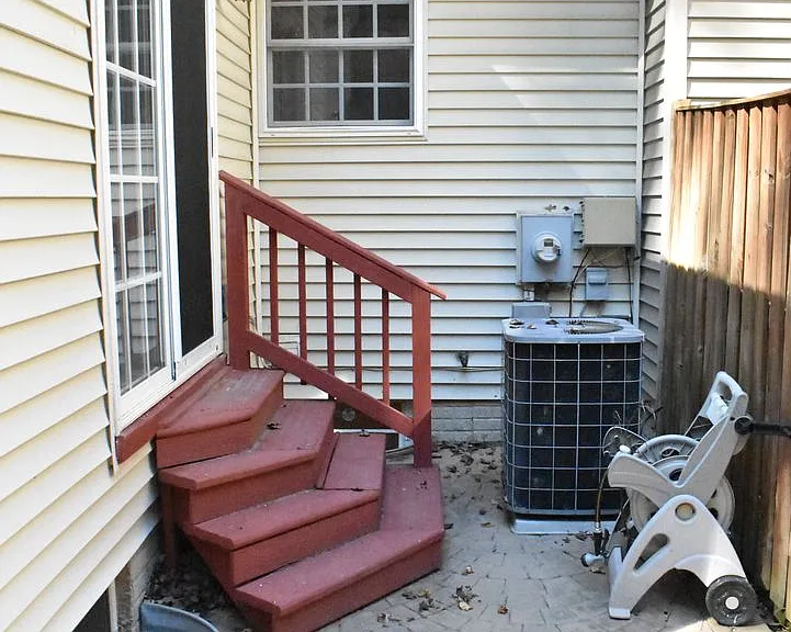 711 Galway Ln — Photo 39