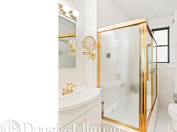 5th image of 50 W 96th St APT 3B