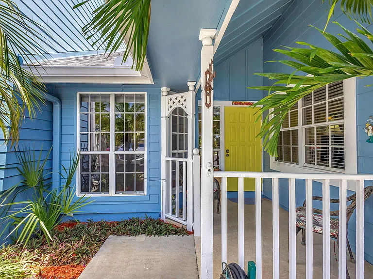 716 Ocean Dunes Cir — Photo 1