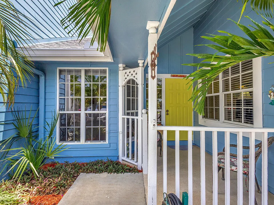 716 Ocean Dunes Cir