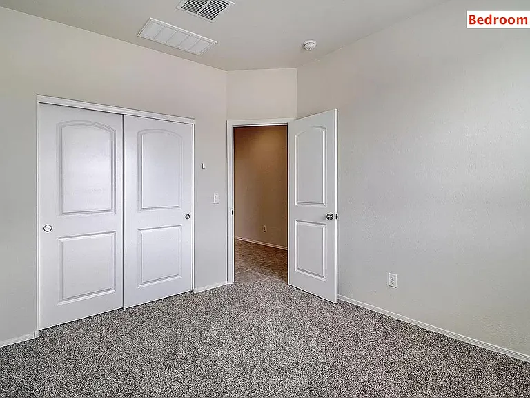 1122 E Viola Ct — Photo 2
