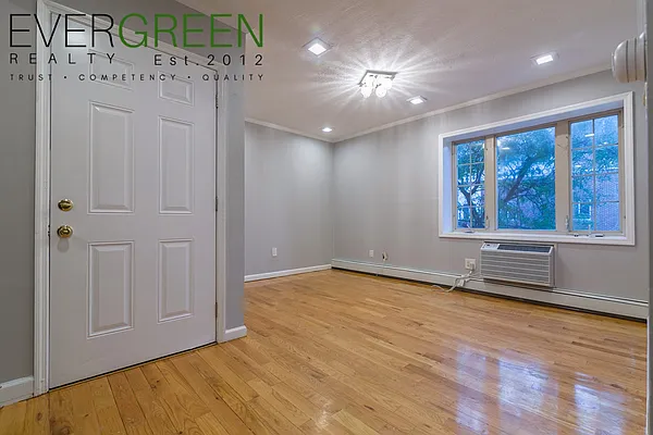 Rented by ERNY LLC | media 18