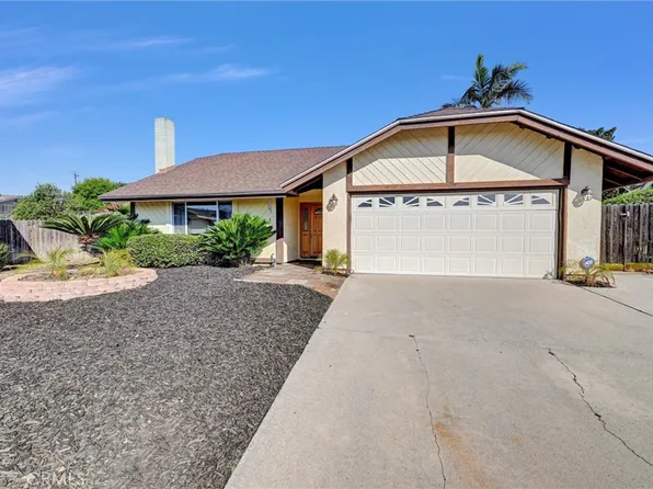 910 Rodeo Queen Dr, Fallbrook, CA 92028